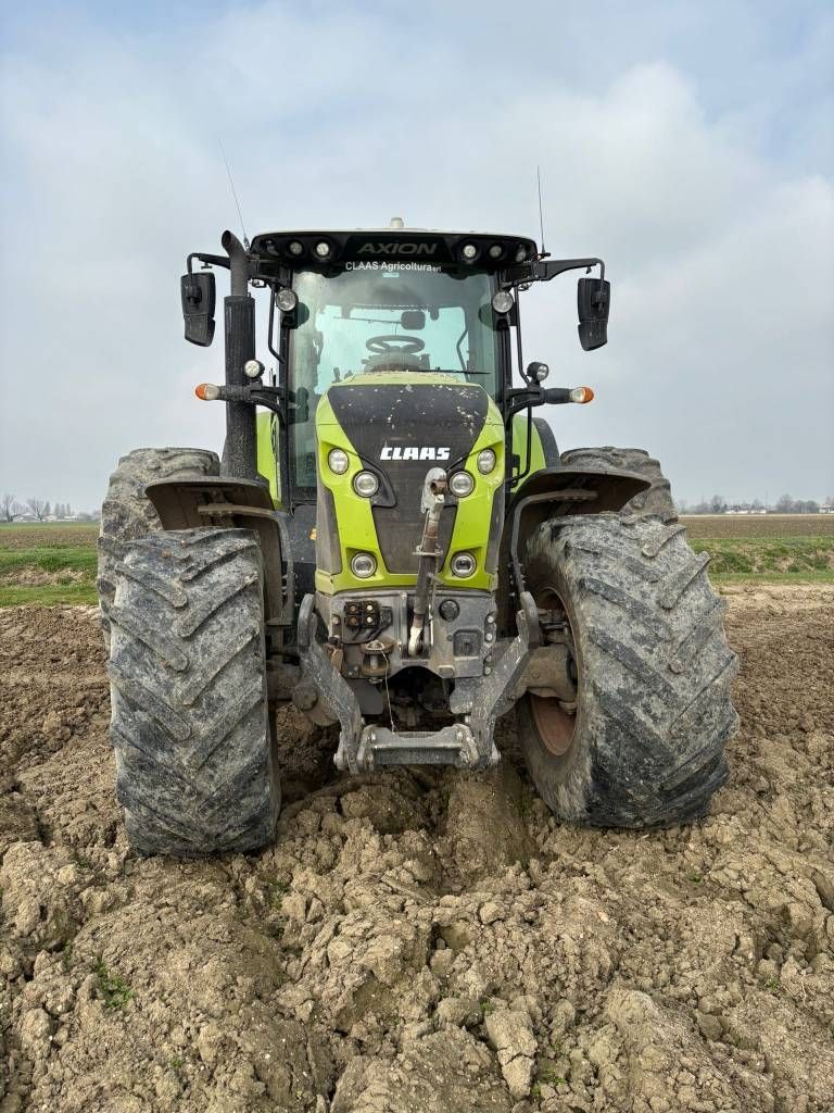 Claas Axion 830 Tractor €85,000