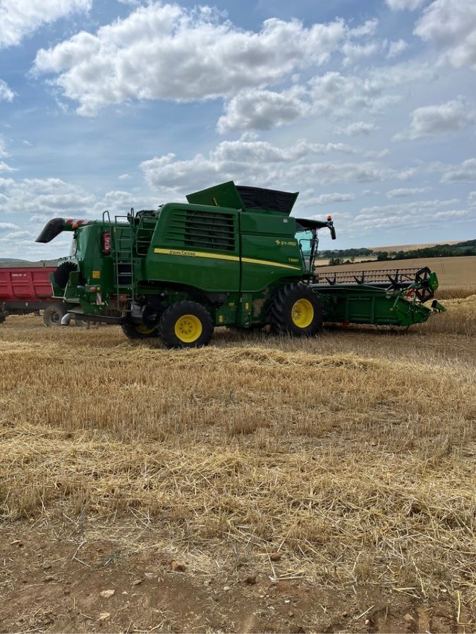 E-FARM: John Deere T 560 - Комбайн - id DMJTCWV - 265 000 € - Год выпуска: 2023 - Отработанные часы: 131,Франция