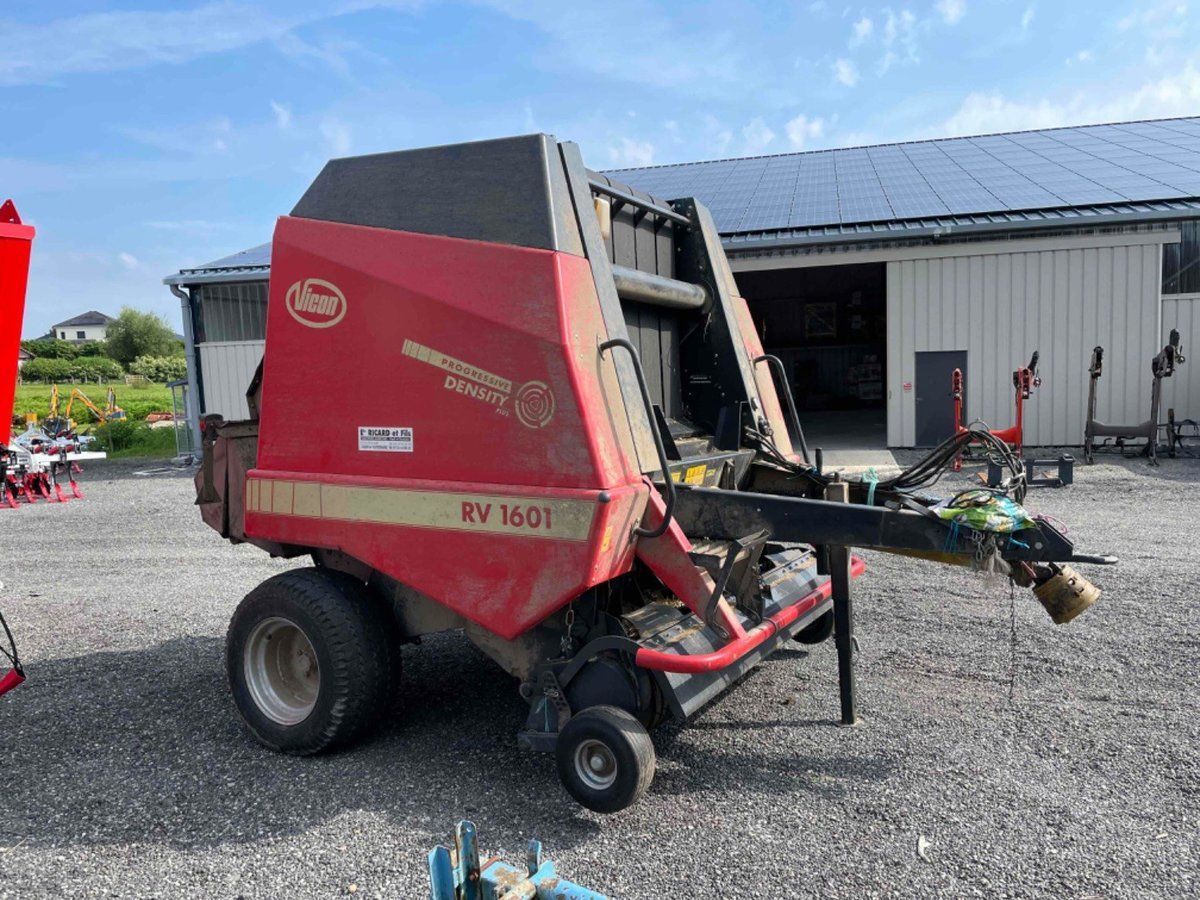 E-FARM: Vicon RV 1601 - Pressa - id QE2TDDU - 11.000 € - Anno di costruzione: 2005 - Francia