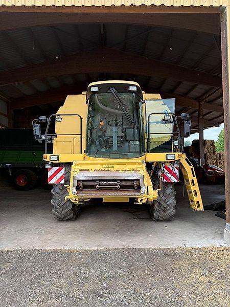 E-FARM: New Holland TX 68 Plus - Mähdrescher - id CXINSIM - 36.500 € - Baujahr: 1999 - Abgelesene Motorstunden: 3.432,Deutschland