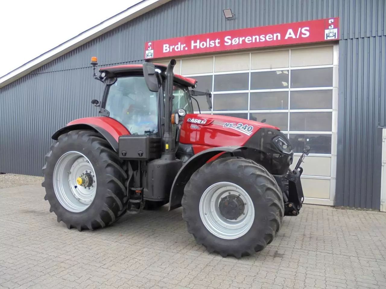 Case IH Puma 240 CVXDrive Tractor 124.483 EUR