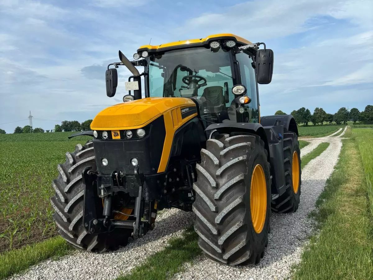 JCB Fastrac 4220 Traktor 89.000 €