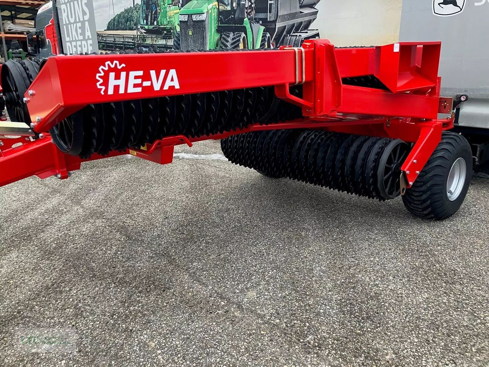 HE-VA Tiproller 820 Prasy i wały 18 275 €