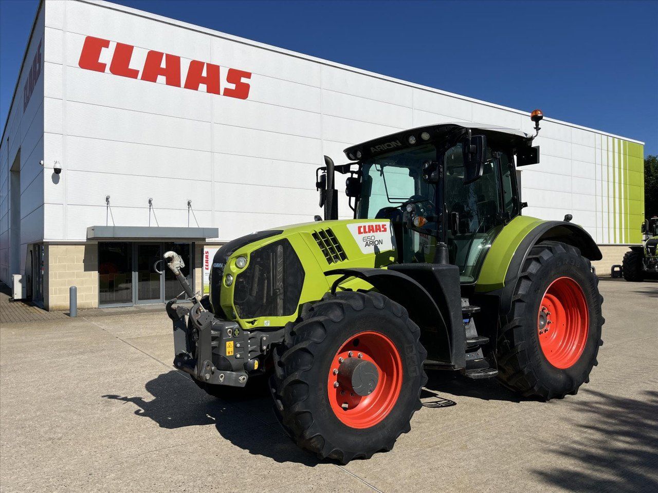 E-FARM: Claas Arion 650 CIS+ - Tracteur - id QP2PE2R - 73 248 € - Année: 2018 - Lecture du nombre d'heure: 3 928,Puissance du moteur (chevaux): 185,Royaume-Uni