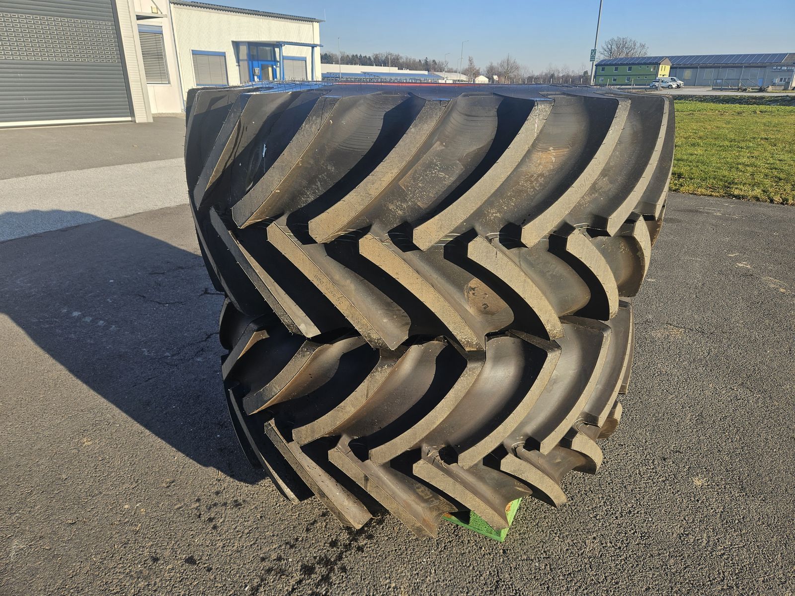 Mitas mitas ac70n 800/65 r32 kompletträdergarnitur Wheel and track €7,800