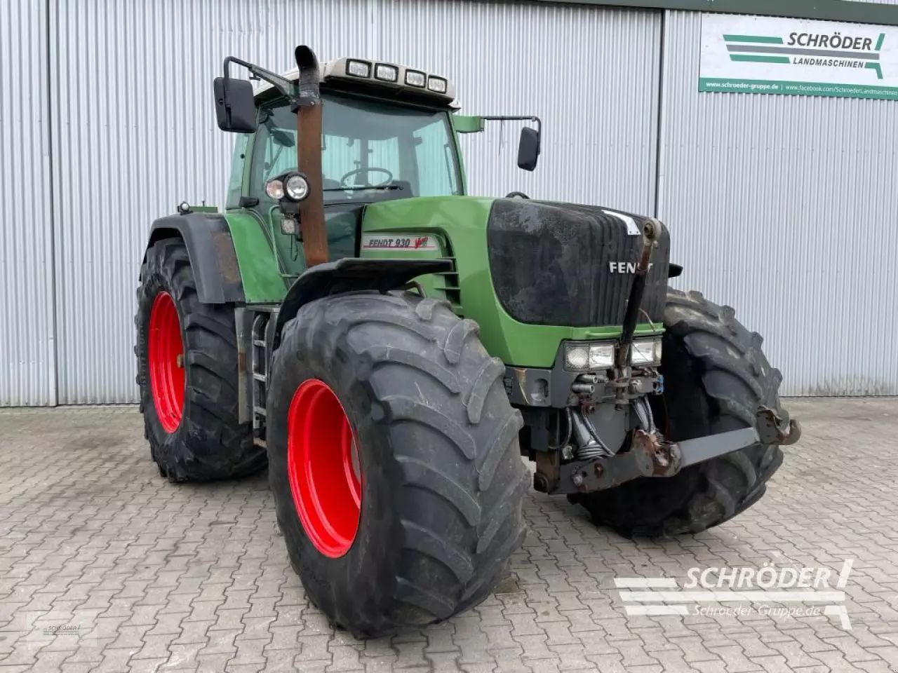E-FARM: Fendt 930 Vario - Tractor - id ZSTMGBY - €48,885 - Year of construction: 2003 - Engine hours: 18,560,Engine power (HP): 301,Germany