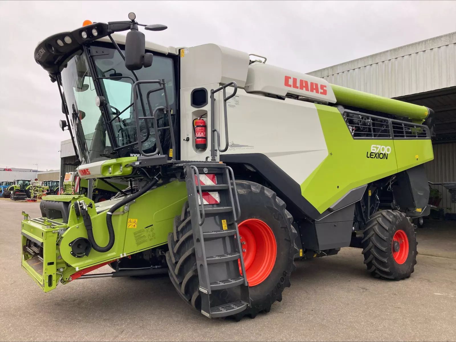 E-FARM: Claas Lexion 6700 - Combine harvester - id SUL9YNS - €310,000 - Year of construction: 2023 - Engine hours: 539,Engine power (HP): 408,France