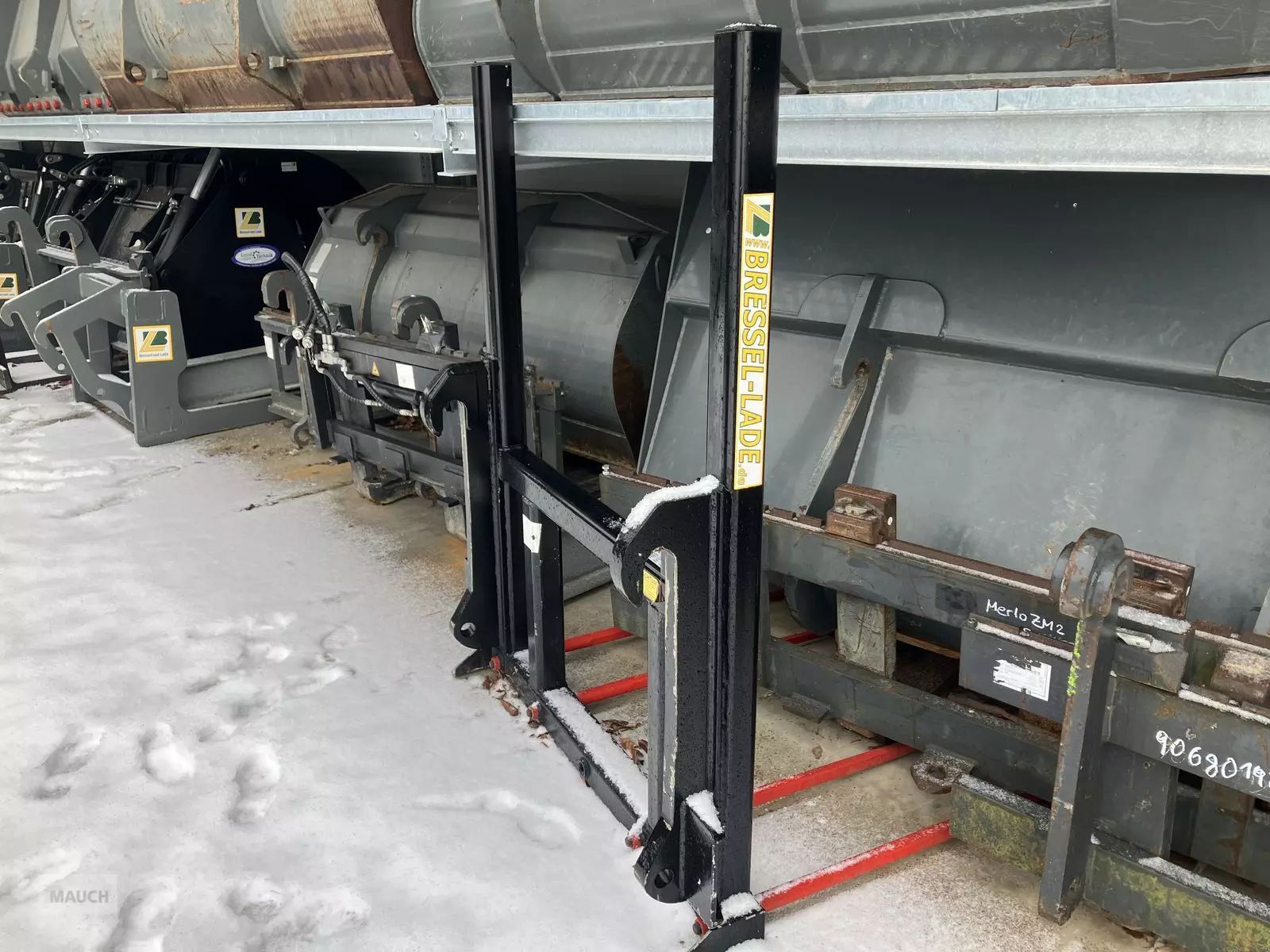 Bressel und Lade ballenspieß mit jcb aufnahme Anbaugerät 1.500 €