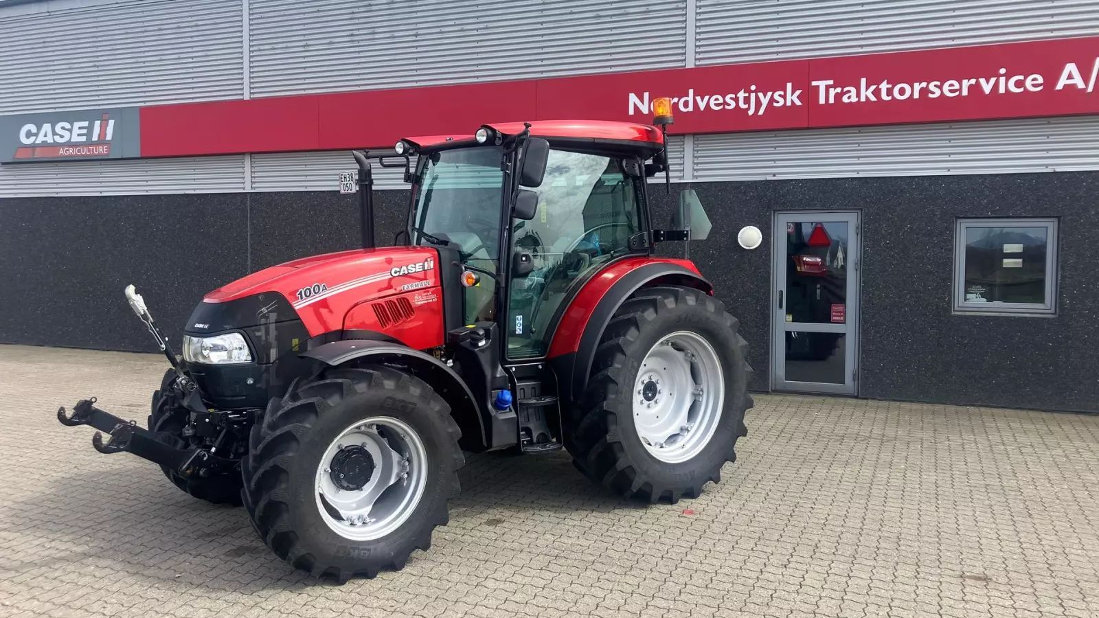 Case IH Farmall 100 Traktor 50.178 €