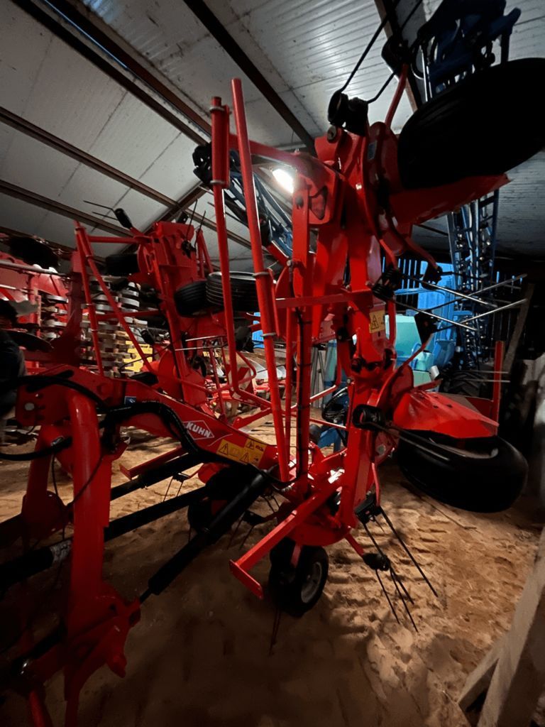 E-FARM: Kuhn GF 7902 - Tedder - id BUKBMRF - €11,900 - Year of construction: 2018 - France