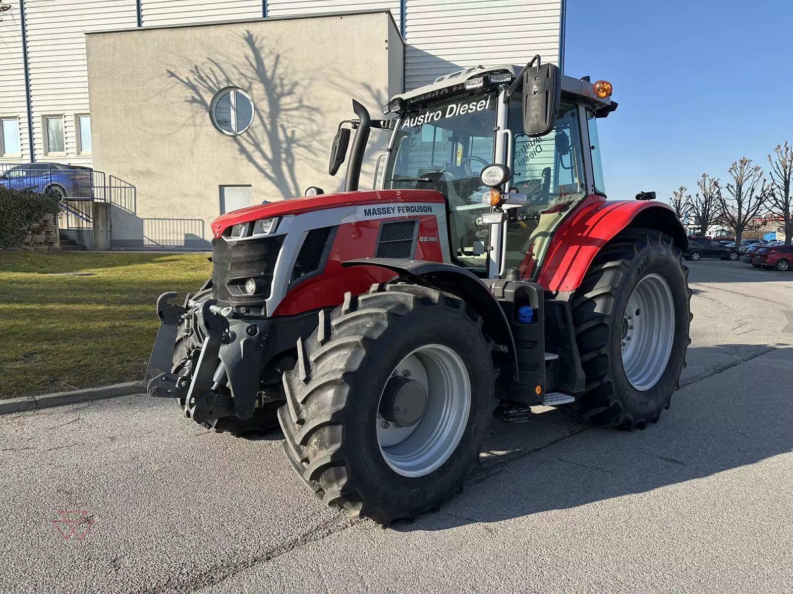 E-FARM: Massey Ferguson 6S.180 - Tractor - id JFMTUJD - €147,000 - Year of construction: 2022 - Engine hours: 700,Engine power (HP): 192,Austria