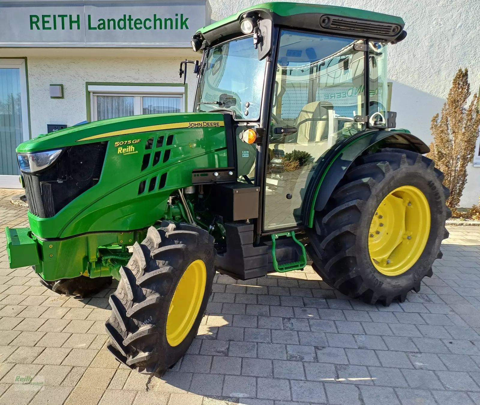 E-FARM: John Deere 5075 GF - Tracteur - id VH8GQHY - 54 000 € - Année: 2021 - Lecture du nombre d'heure: 1 786,Puissance du moteur (chevaux): 90,Allemagne