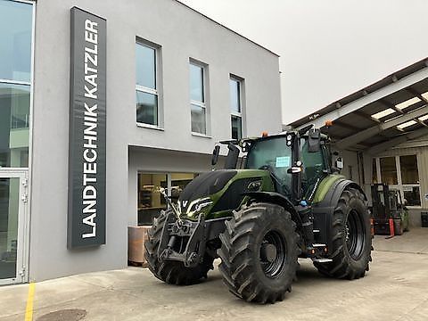 E-FARM: Valtra Q305 - Tracteur - id 2SH7PJF - 215 000 € - Année: 2024 - Lecture du nombre d'heure: 50,Autriche