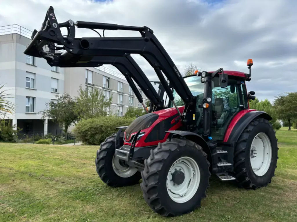 E-FARM: Valtra G105 - Traktor - id BDDLARI - 54.950 € - Baujahr: 2020 - Abgelesene Motorstunden: 2.300,Motorleistung (PS): 105,Frankreich