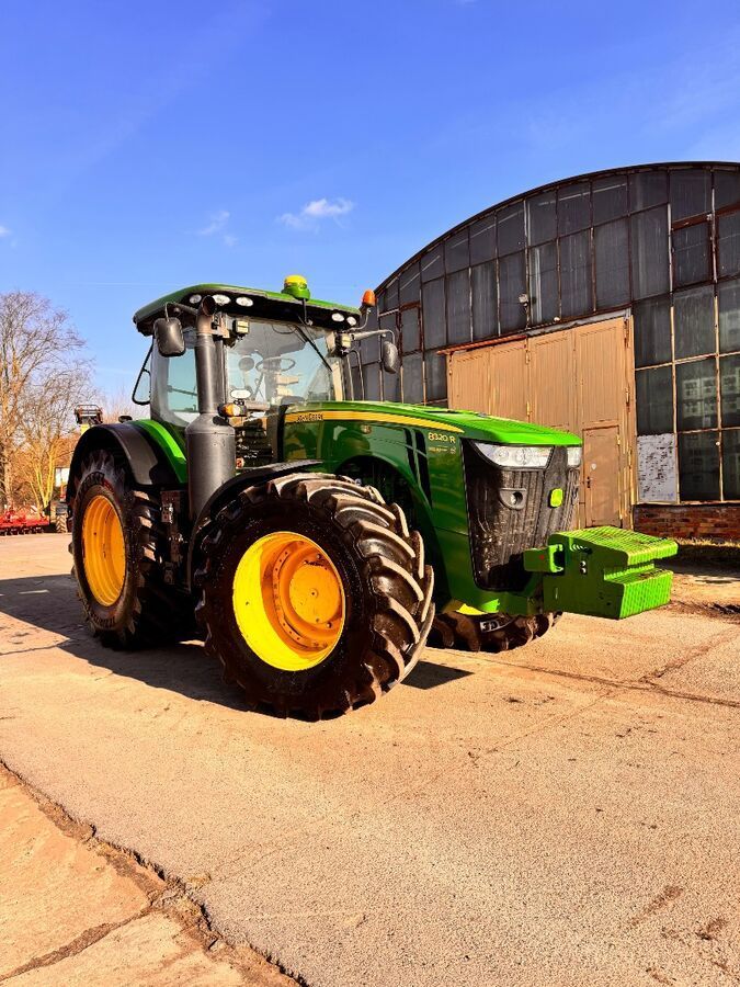 E-FARM: John Deere 8320 R - Tractor - id CAATZSR - €113,800 - Year of construction: 2014 - Engine hours: 7,140,Engine power (HP): 307,Germany