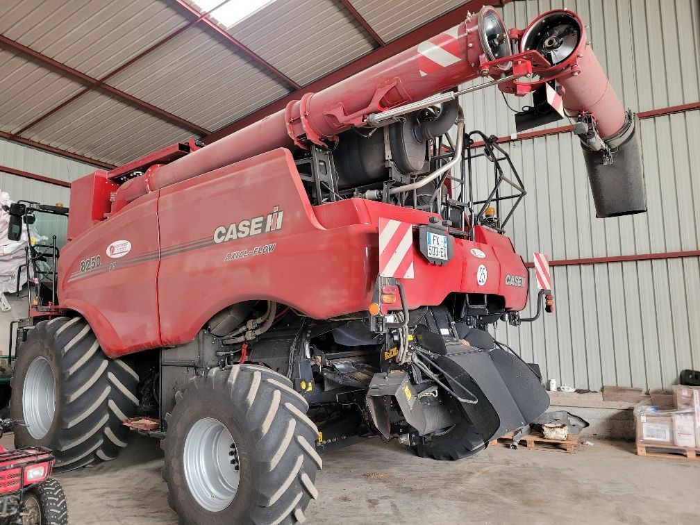 E-FARM: Case IH 8250 - Mähdrescher - id DGYHEGR - 290.000 € - Baujahr: 2018 - Frankreich