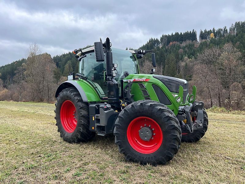 Fendt 724 Vario Profi+ Tractor €224,000