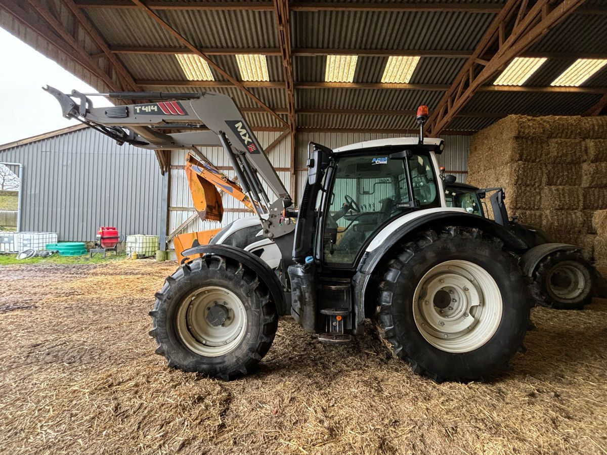E-FARM: Valtra N154e - Trattore - id 22IM8MU - 63.500 € - Anno di costruzione: 2019 - Ore: 5.300,Potenza del motore: 155,Francia