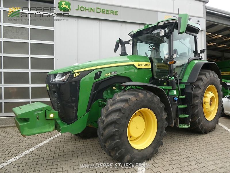 E-FARM: John Deere 8R 370 - Tractor - id KKBBRMQ - €255,000 - Year of construction: 2021 - Engine hours: 1,714,Engine power (HP): 370,Germany