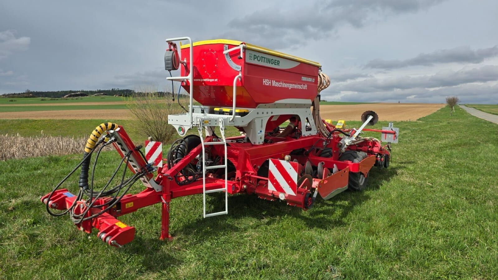 E-FARM: Pöttinger TERRASEM R3 Artis - Direktsaatmaschine - id ACZJLML - 38.250 € - Baujahr: 2018 - Österreich