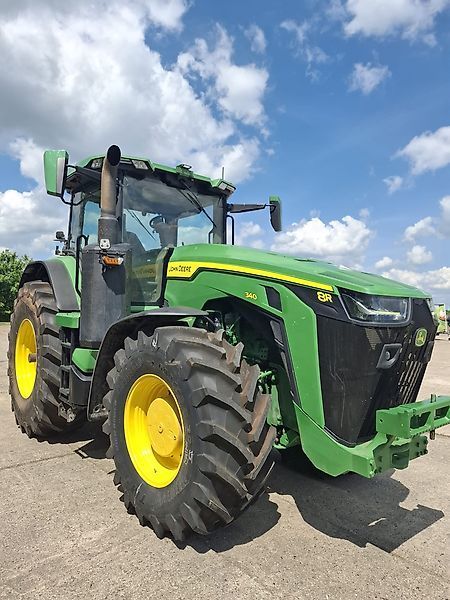 John Deere 8R 340 Tractor €150,000
