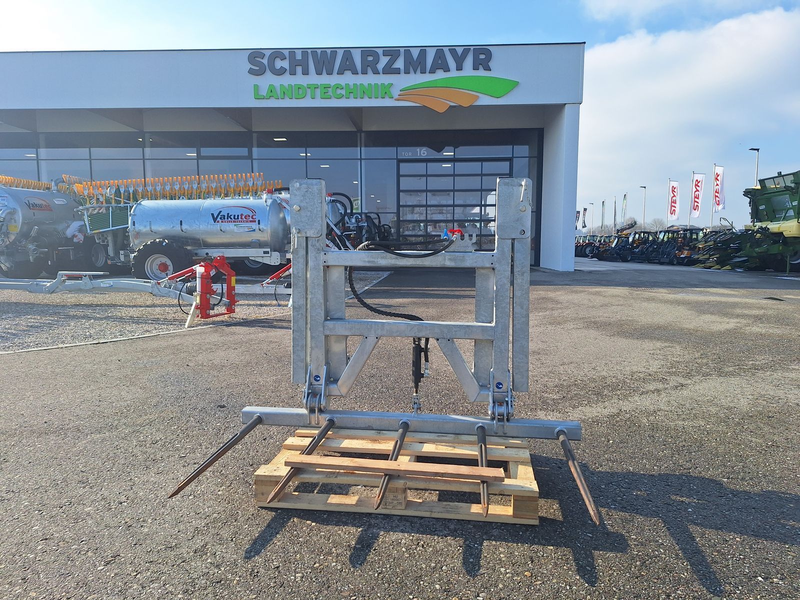 E-FARM: Fliegl ballengabel hydraulisch klappbar - Anbaugerät - id BREFCSZ - 1.325 € - Baujahr: 2023 - Österreich