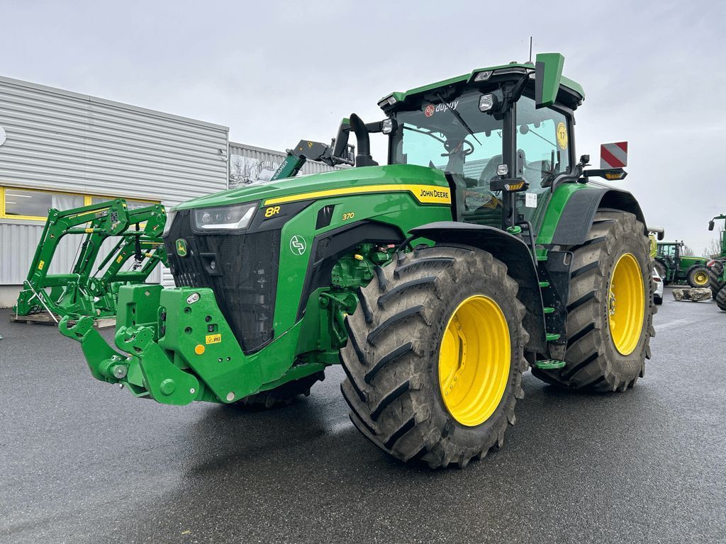 E-FARM: John Deere 8R 370 - Tractor - id FLVCGPC - Year of construction: 2024 - Engine hours: 597,Engine power (HP): 370,France