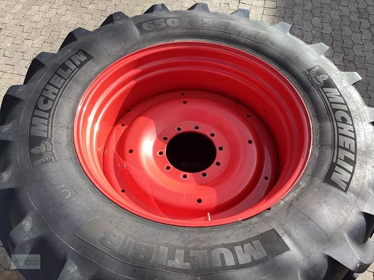 E-FARM: MICHELIN 650/ 65 r42 - Wheel and track - id PAWRWYM - €5,850 - Germany