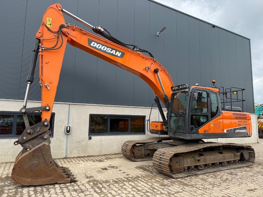 Doosan dx 225 lc-5 - dx225 - dx 255 lc Raupenbagger 59.500 €