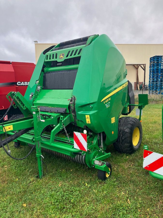 E-FARM: John Deere V451M - Ballenpresse - id CEQCRRK - 29.500 € - Baujahr: 2019 - Ballenanzahl: 17.000,Frankreich