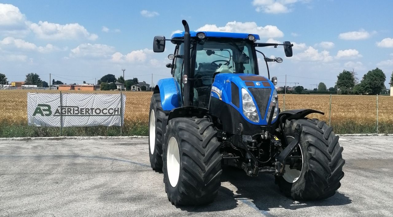 New Holland T 7.200 tractor 62 000 €