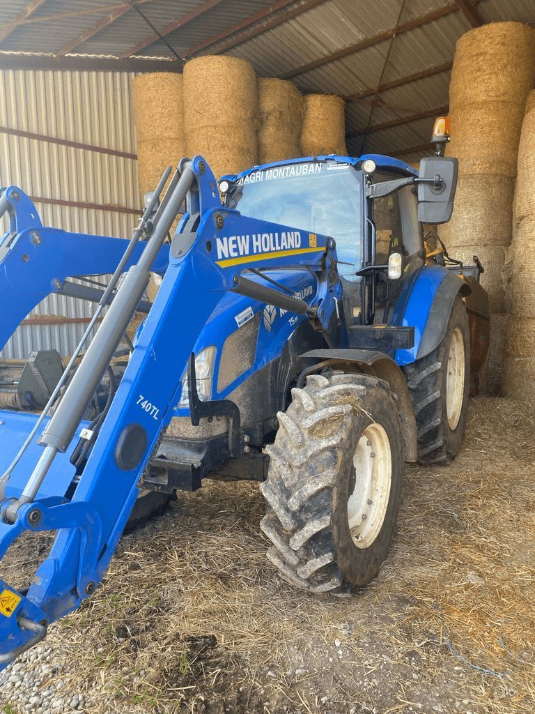 E-FARM: New Holland T5.85 - Tractor - id EFKF8CZ - €48,000 - Year of construction: 2019 - Engine hours: 3,300,Engine power (HP): 85,France