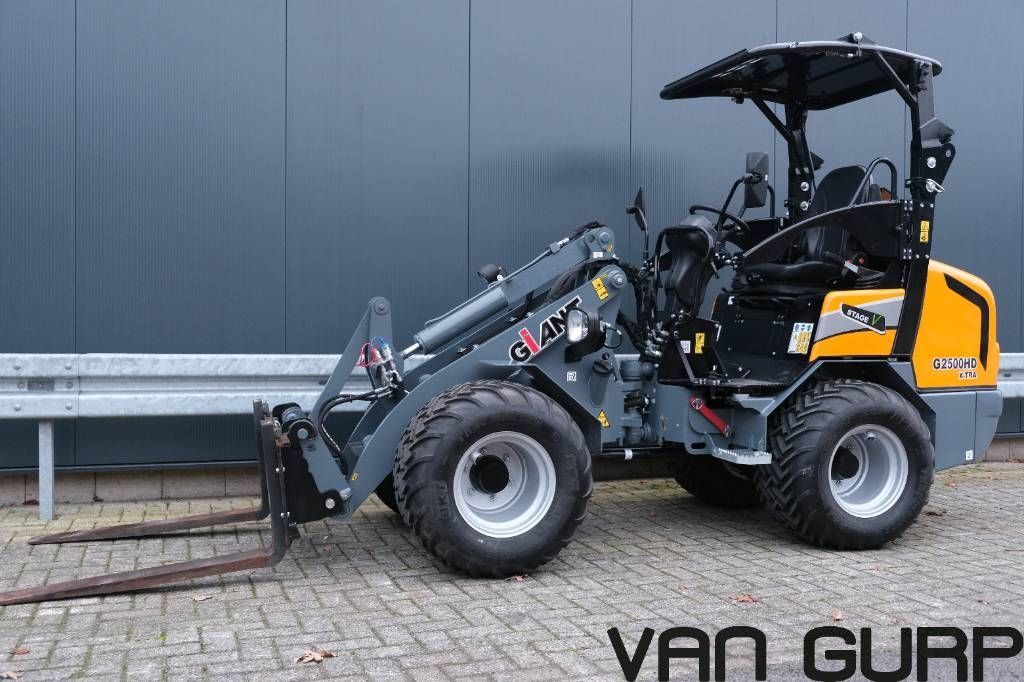 Giant g2500 x-tra hd | 2023 | 90h Radlader 35.995 €