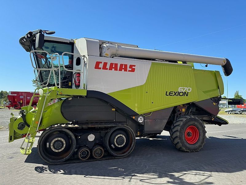 E-FARM: Claas Lexion 670 - Mähdrescher - id QRAVYIC - 138.000 € - Baujahr: 2013 - Abgelesene Motorstunden: 2.677,Motorleistung (PS): 431,Deutschland