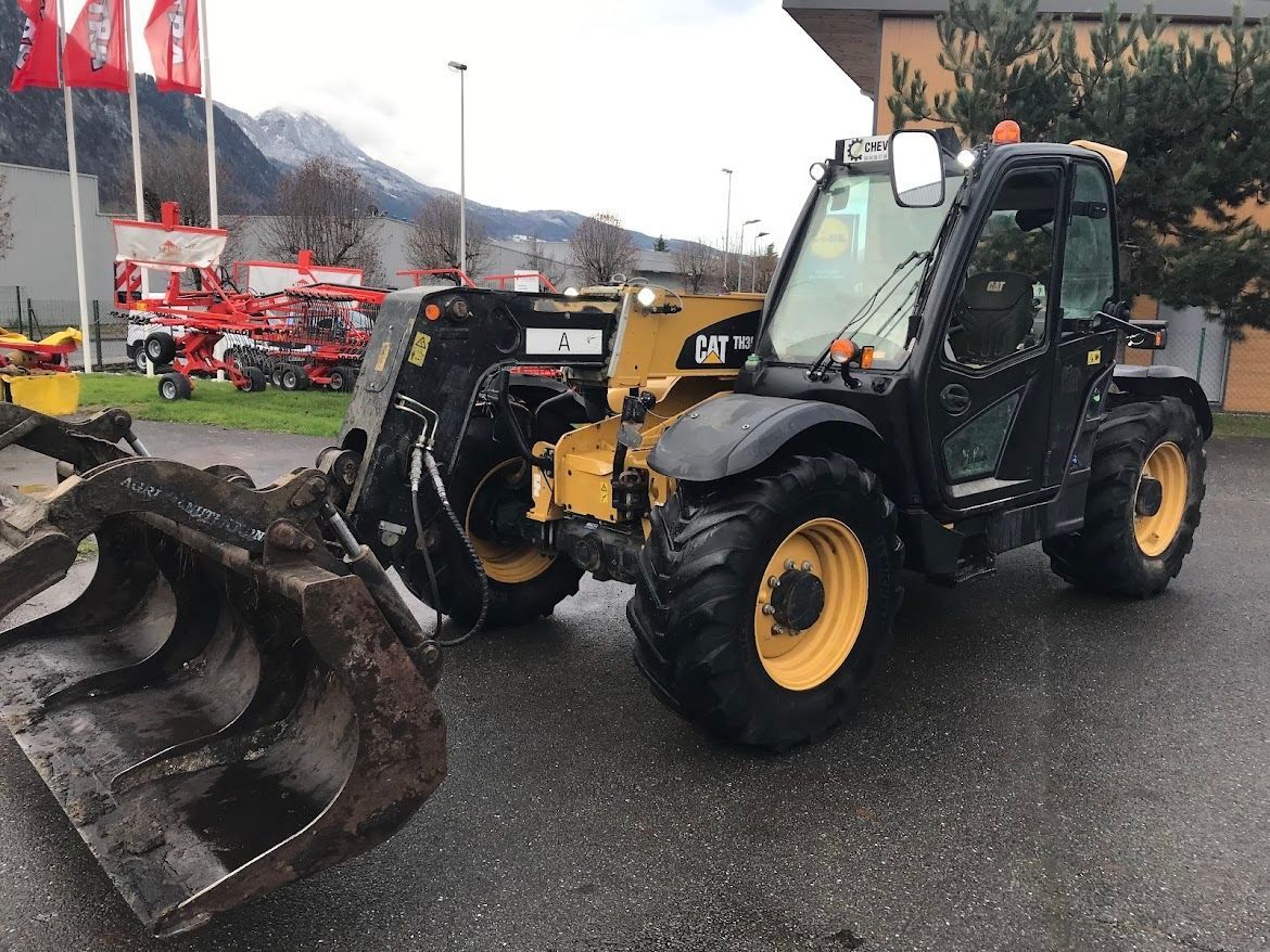 E-FARM: Caterpillar th357d - Chargeur télescopique  - id GFFZGFW - 39 000 € - Année: 2020 - Lecture du nombre d'heure: 3 200,France