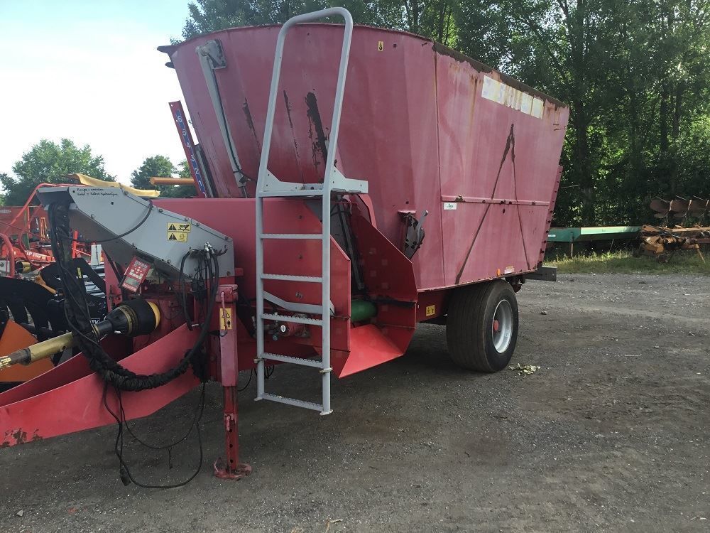 E-FARM: jf feedervm18 - Mixer feeder - id PMY2JYP - €12,500 - Year of construction: 2008 - France