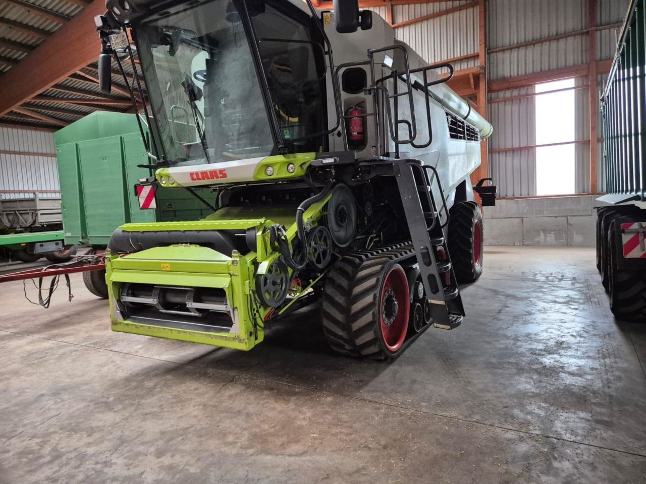 Claas Lexion 8900 Terra Trac Combine harvester €430,000