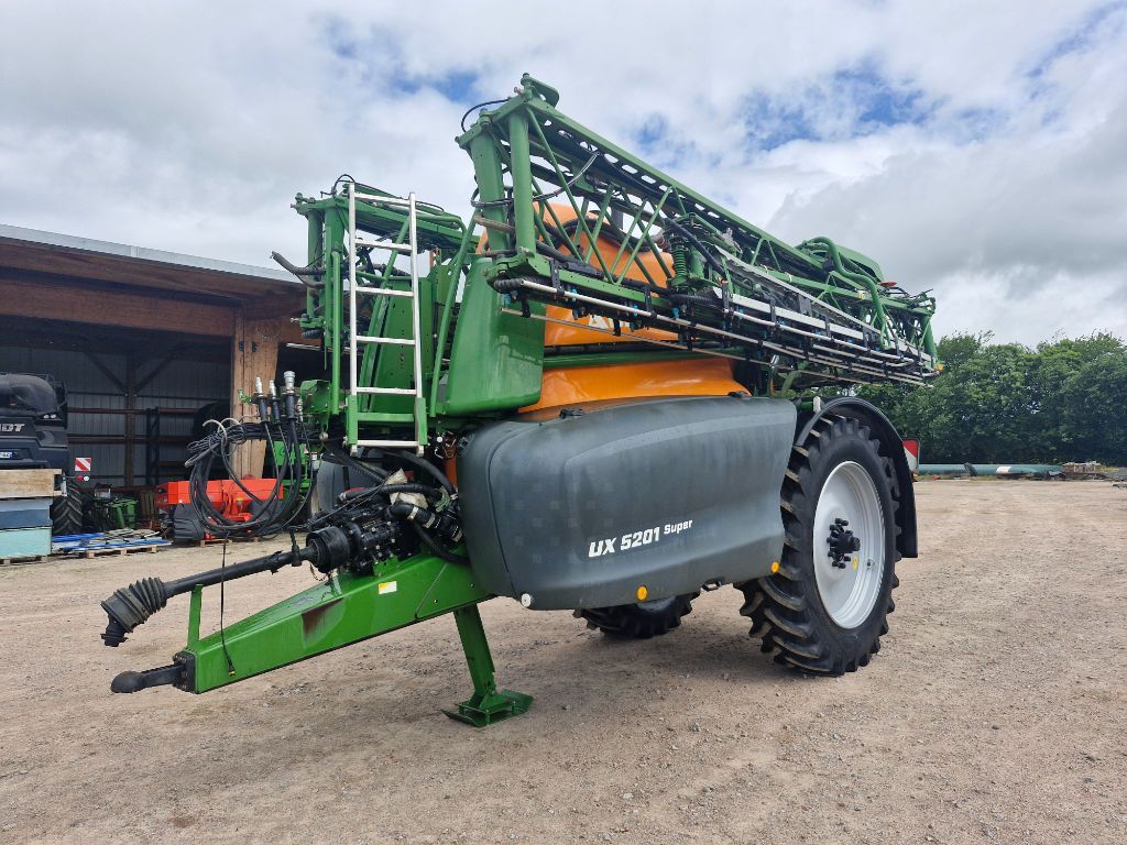 E-FARM: Amazone 5201 - Sprayer - id FIM5BQH - €90,000 - Year of construction: 2019 - France
