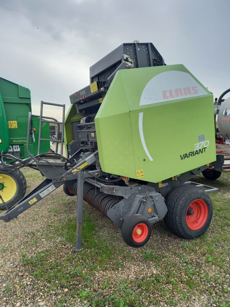 E-FARM: Claas Variant 370 - Baler - id QDC22YN - €11,000 - Year of construction: 2009 - Total number of bales produced: 17,500,France