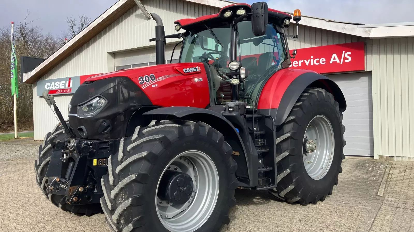 Case IH Optum 300 CVX Tractor €93,400