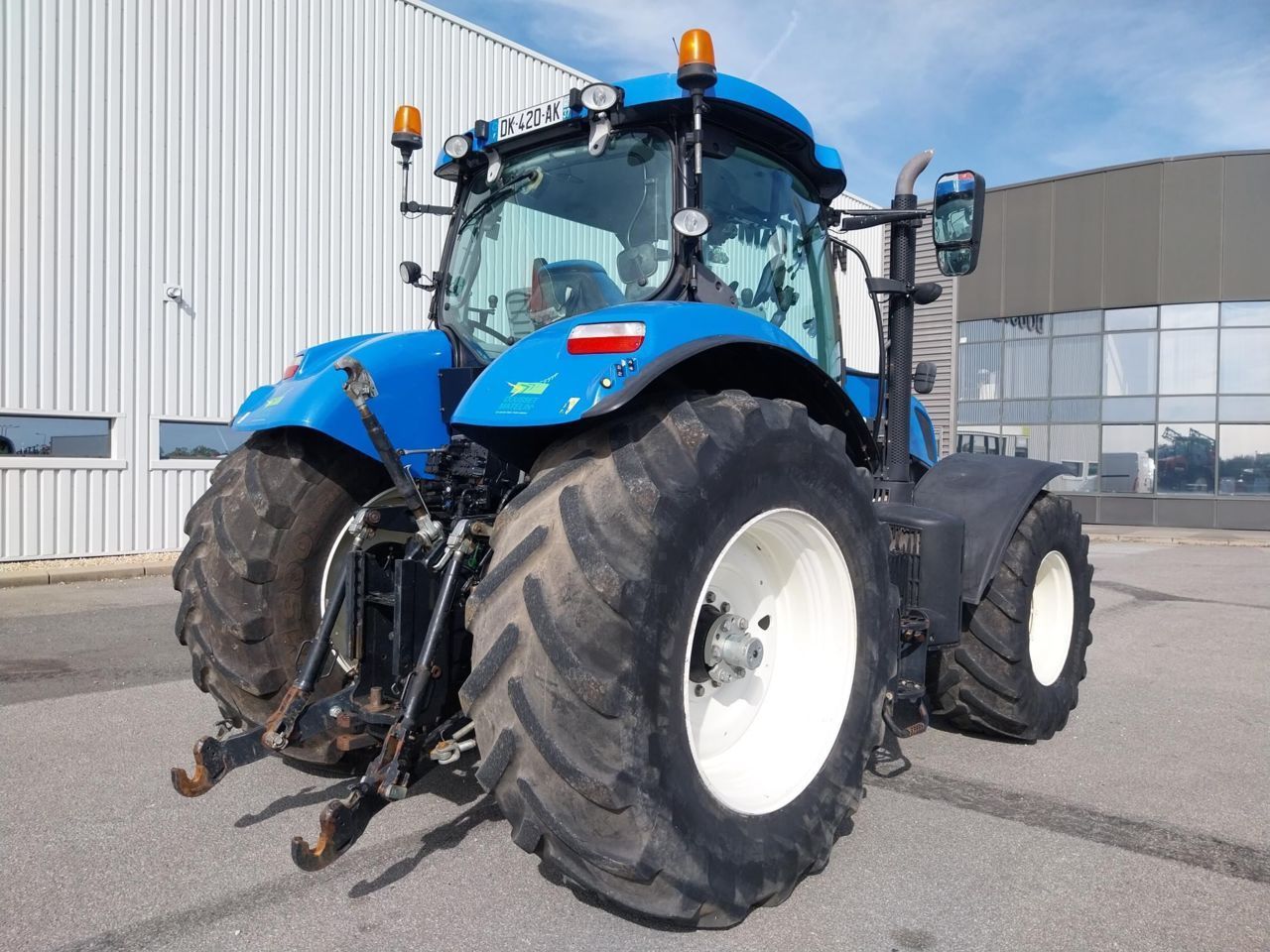 E-FARM: New Holland T7.260 - Tractor - id LVZUQAI - 85.000 € - Año: 2014 - Horas: 3711,Potencia del motor: 215,Francia