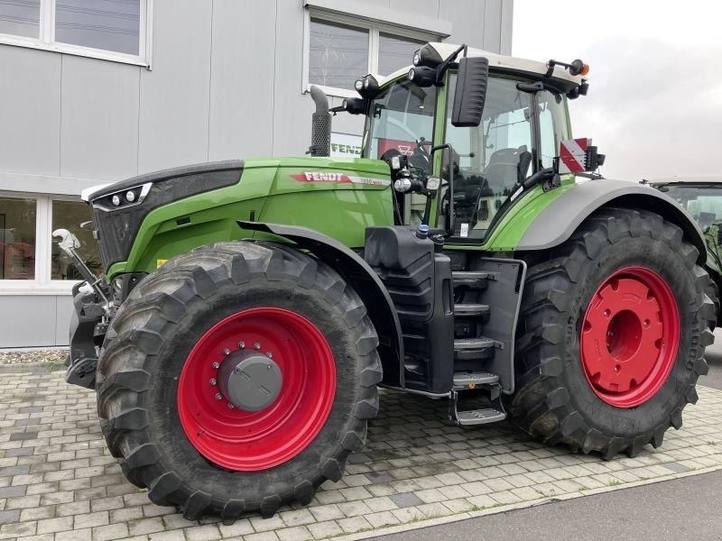E-FARM: Fendt 1050 Vario PowerPlus - Traktor - id XWFJ4LQ - 312.000 € - Baujahr: 2024 - Abgelesene Motorstunden: 217,Motorleistung (PS): 521,Deutschland