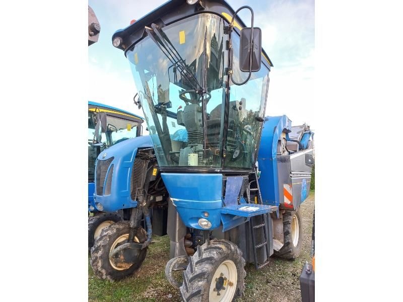 New Holland vl530 grape_harvester €29,000