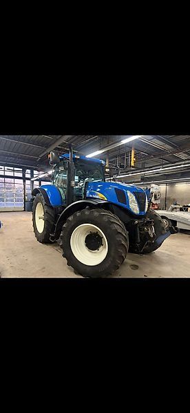 New Holland T 7040 Traktor 25.500 €
