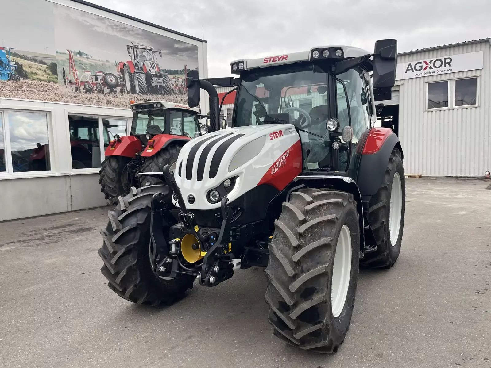 E-FARM: Steyr Expert 4130 CVT - Tractor - id RASGEJL - €111,250 - Year of construction: 2024 - Engine hours: 25,Engine power (HP): 130,Austria