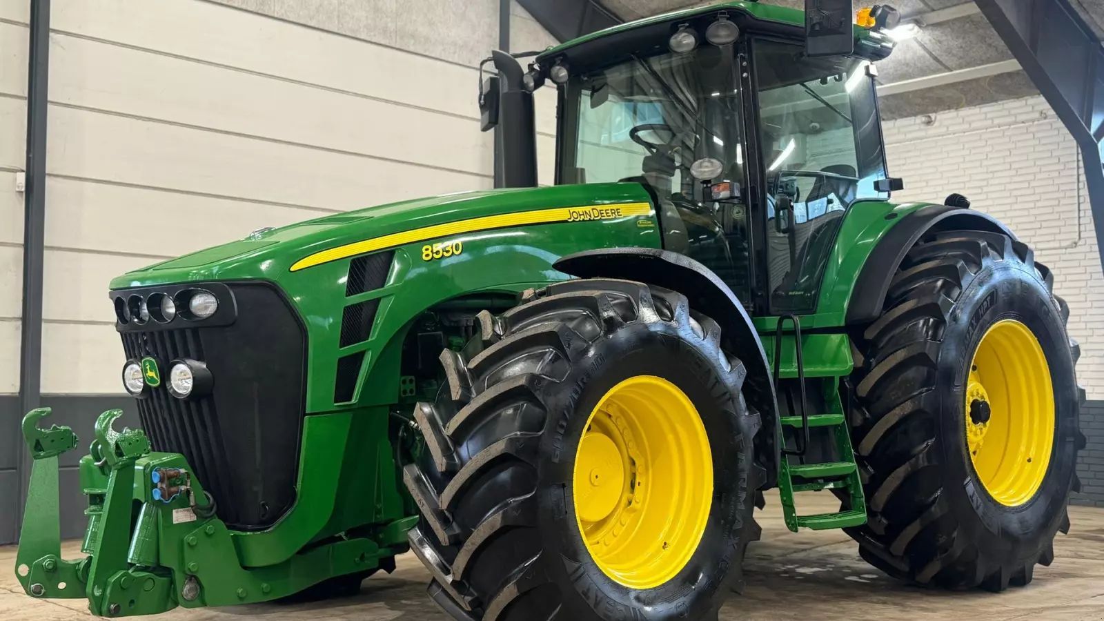 John Deere 8530 Tractor €83,637
