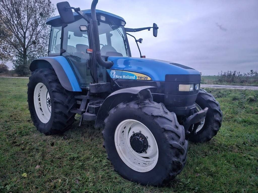 New Holland TM 120 Traktor 23.578 €