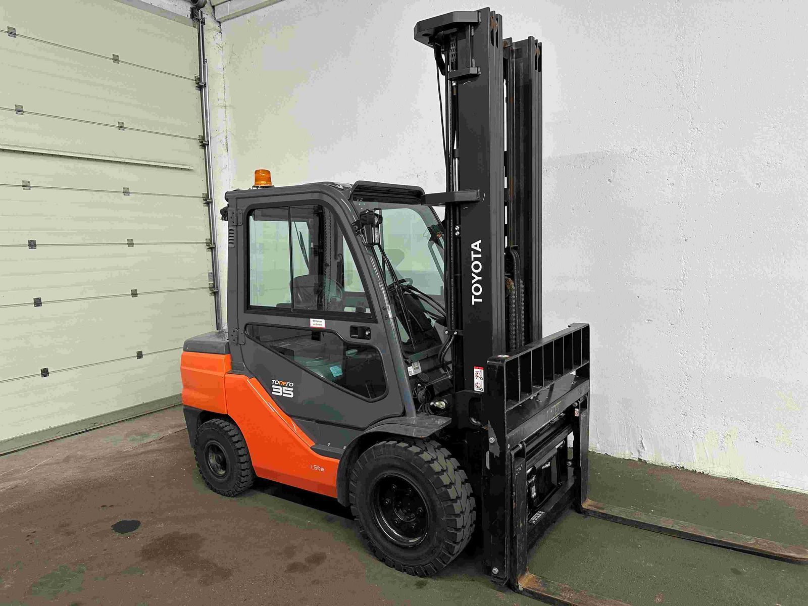 TOYOTA 52-8fdjf35 - neuwertig !!! - triplex 5,5 m !!! Gabelstapler 37.950 €