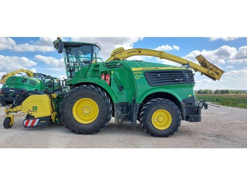 E-FARM: John Deere 9700 - Self propelled forage harvester - id X3ESATM - €330,000 - Year of construction: 2022 - Engine hours: 1,100,France