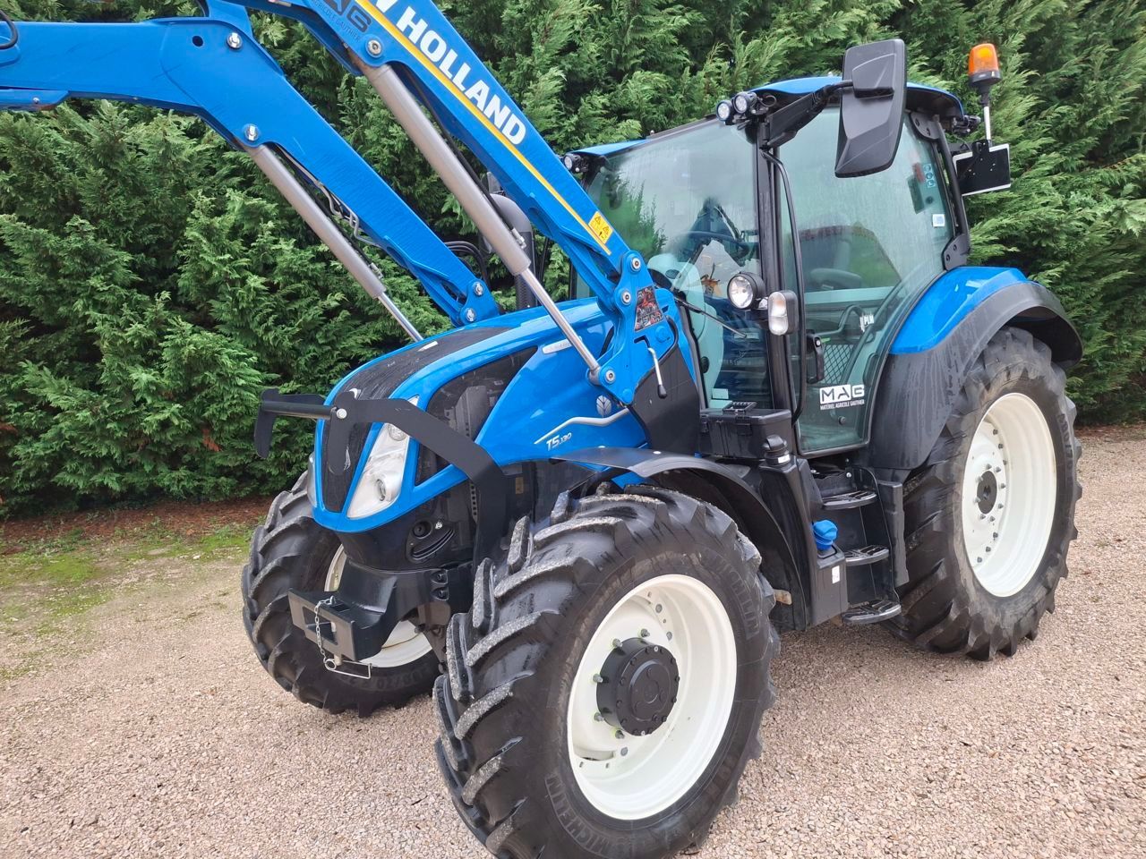E-FARM: New Holland T5.130 - Traktor - id 3RWKLKD - 78 000 € - Rok produkcji: 2021 - Motogodziny: 1 380,Moc silnika: 130,Francja